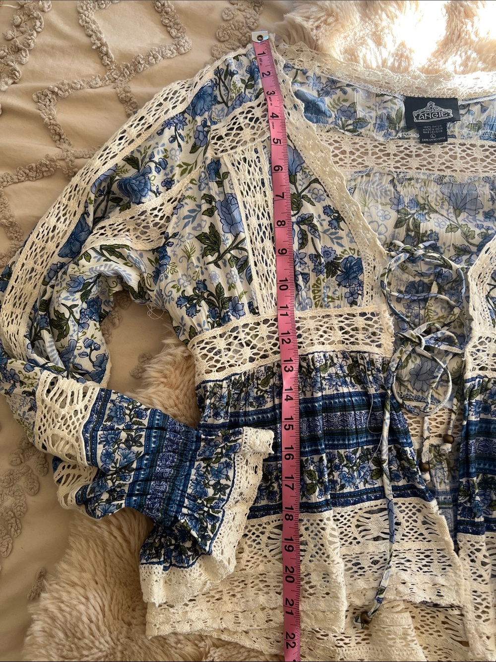 New - Angie Blue and Cream Floral Crochet-Trim Boho Blouse size Large - Picture 5 of 5